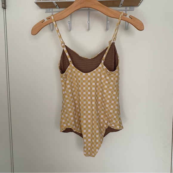 Hina one piece in marigold - Picture 2 of 5